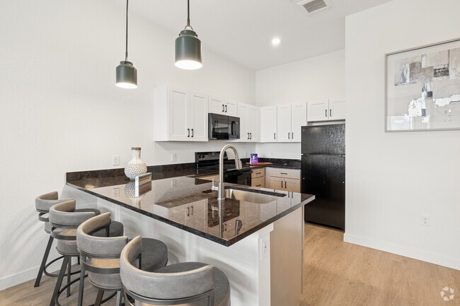 1BR, 1BA - 663SF - Kitchen