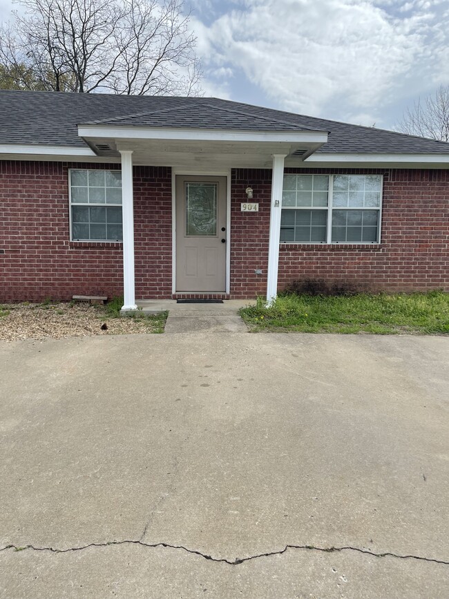 Photo - 904 W Oklahoma Ave House