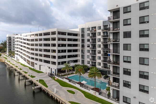 Oasis Pointe