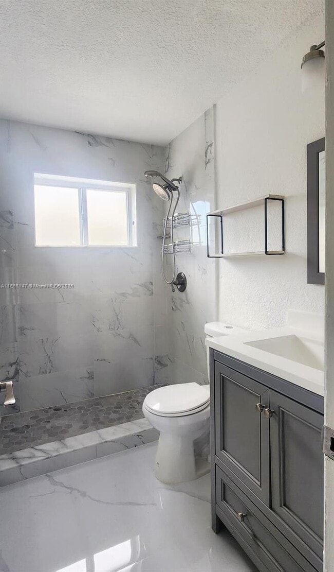 Photo - 2240 NW 18th St Unidad 1