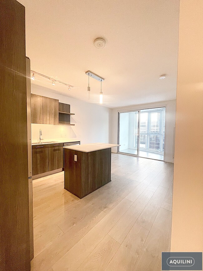 Photo - Centre South - 301 Unit 301