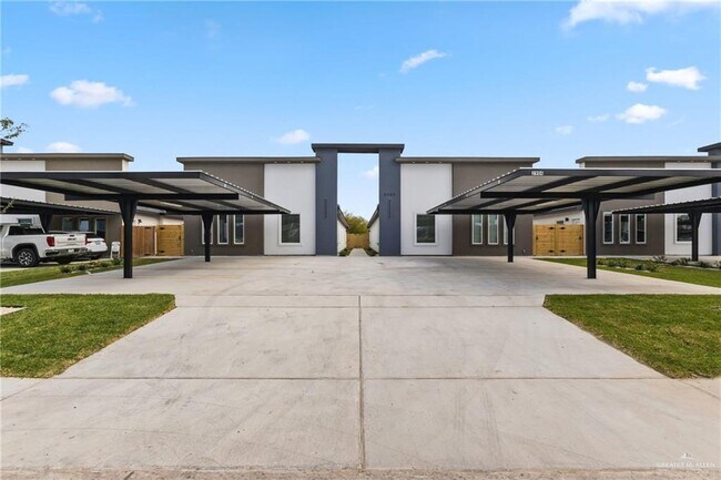 Building Photo - 20 S Links Dr Unit 2