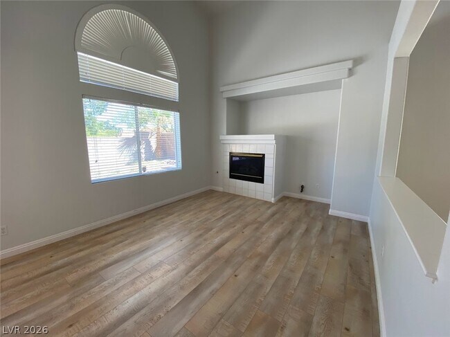 Photo - 808 Midpride St