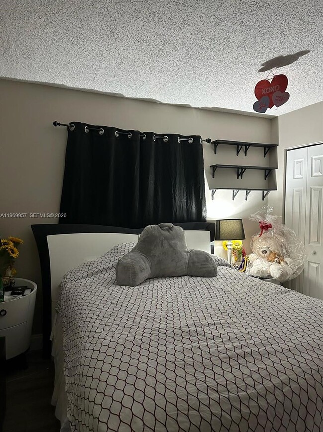 Photo - 10000 NW 80th Ct Unidad 2433