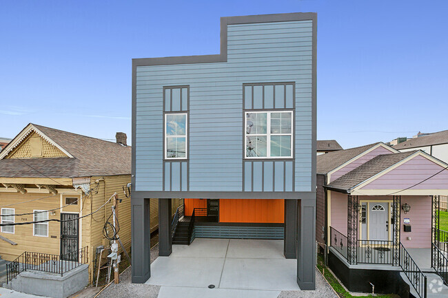 Building Photo - 714 S Salcedo St Rental