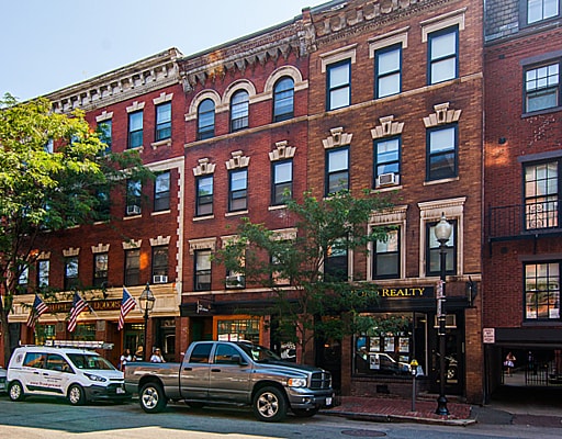 Photo - 137 Charles St