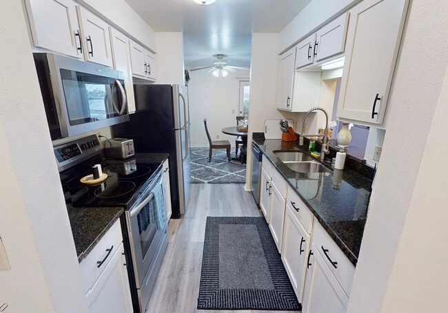 Photo - River Place Apartments