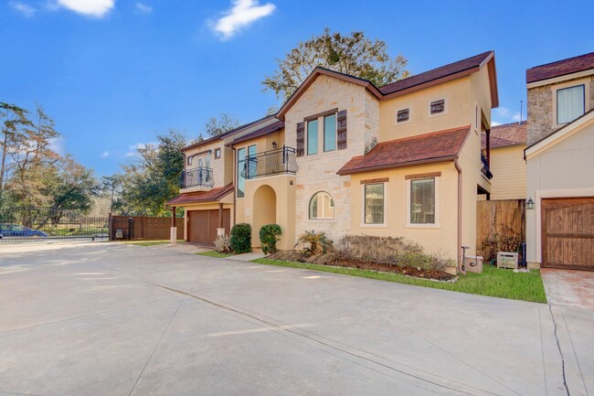 Tuscan-style 3 bedroom home in gated commu... - Tuscan-style 3 bedroom home in gated commu...