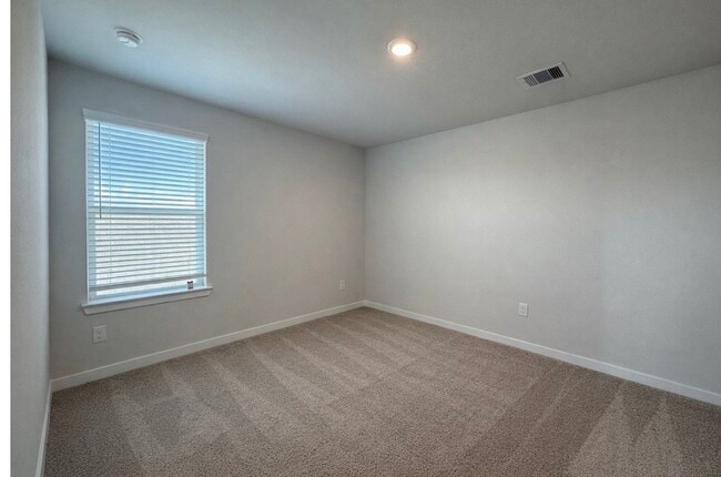 Building Photo - 3931 Flora Fld Dr