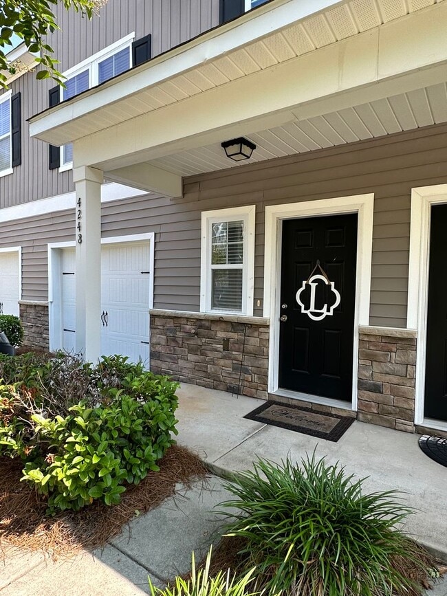 Photo - Updated Three Bedroom Townhome in West Ashley