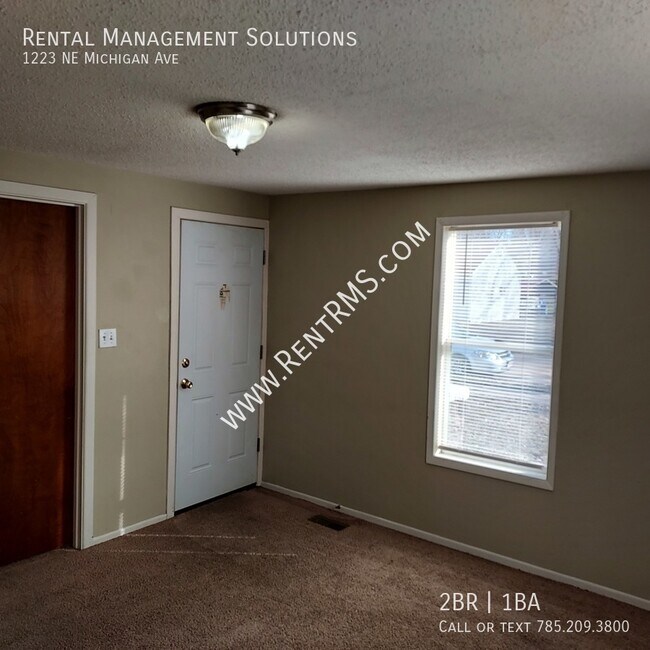 *OAKLAND AREA* 1223 NE Michigan Ave 2 BED... Rental House Rental in Topeka, KS