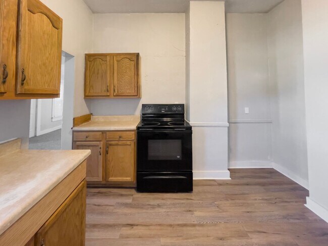 1219 W Jackson St