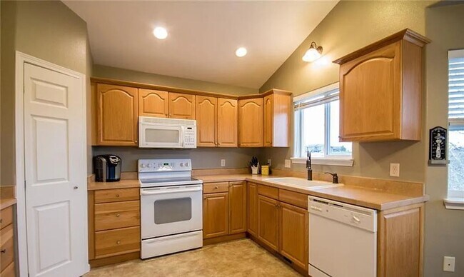 Photo - 4 Bedroom Home with Yard, Garage & Pet-Friendly Policy