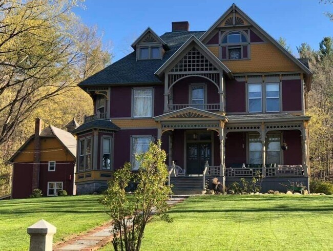 Building Photo - Beckley House Unit 7