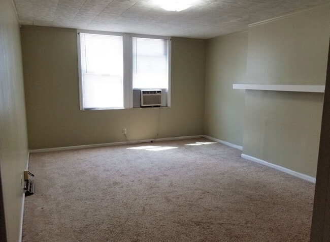 Photo - 983-995 National Rd