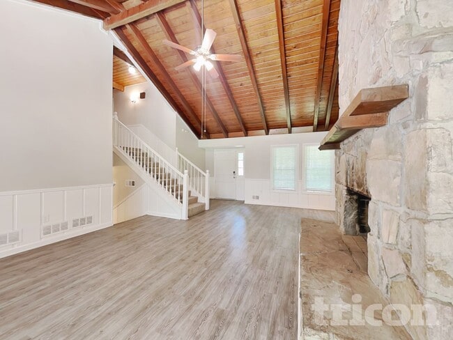 Photo - 515 Westbridge Dr