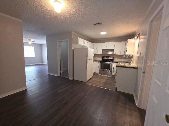 Photo - 843 Grove Ave
