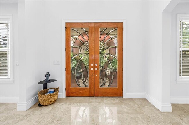 Photo - 1133 Abbeys Way