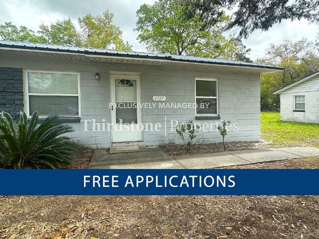 Building Photo - 1727 Lindsey Rd