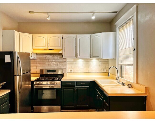 Kitchen - 3510 Hilda Ave Unidad 2