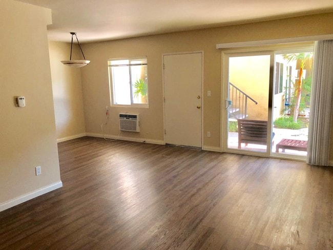 Photo - 8740 Owensmouth Ave