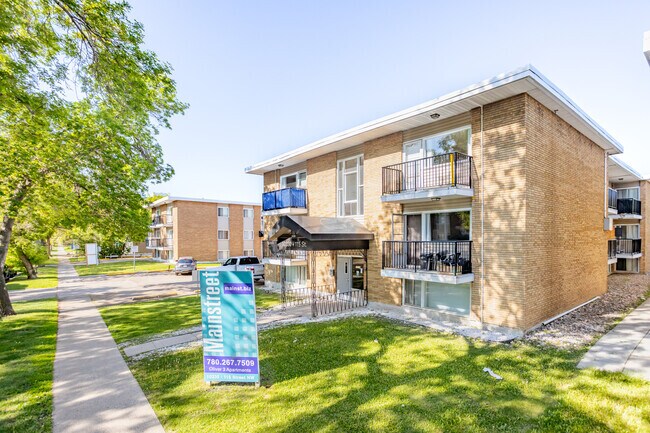 Building Photo - Oliver 3 Apartments