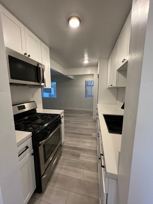 Photo - 1230 Omelveny Ave