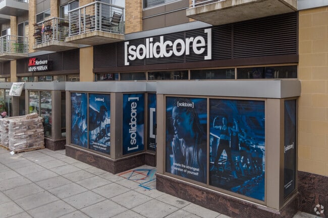 Entrada de tienda - Ontario 17