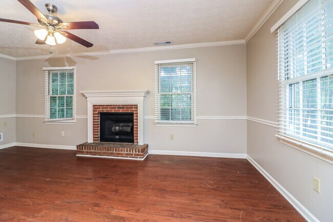 4818 W Mceachern Woods Dr