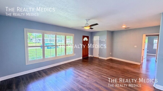 Photo - 942 Sherrington Rd