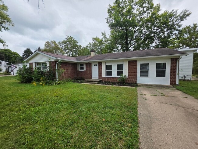 Building Photo - 4 BR Home in WL School District