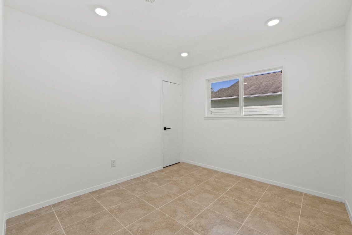 Photo - 9930 Valley Lake Dr