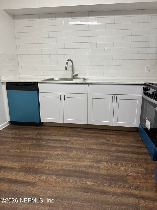 Photo - 394 Fortuna Ave