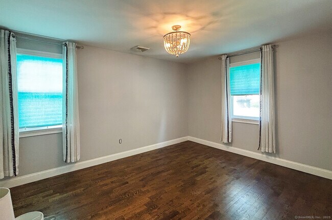 Photo - 165 Nordstrand Ave House