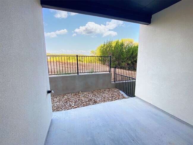 Photo - 2050 Lohmans Spur Rd Unidad 1802