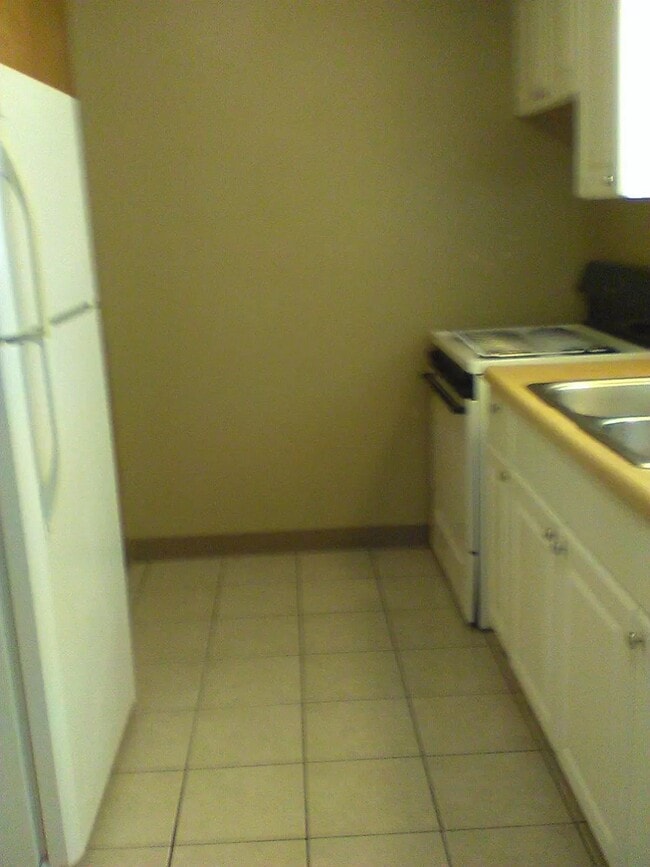 Photo - 1900 Agler Rd Unit B