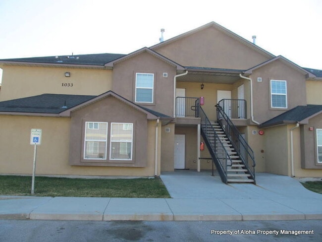 Photo - 1067 W Pine Ave Casa
