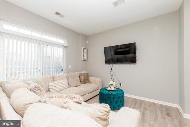 Photo - 13949 Hollow Wind Way