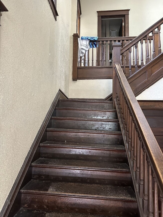 Photo - 3 Bed 1 Bath duplex close to UWEC!