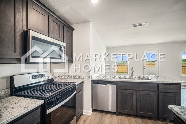 Photo - 904 Crimson Wolf Rd