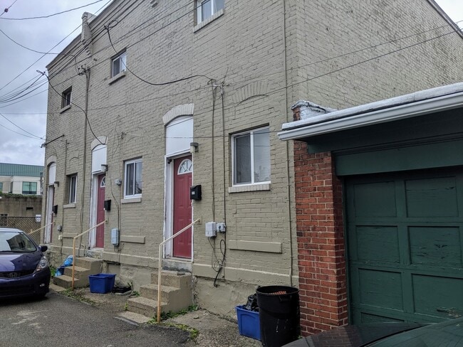 Building Photo - jol218 Unit 220 Rental