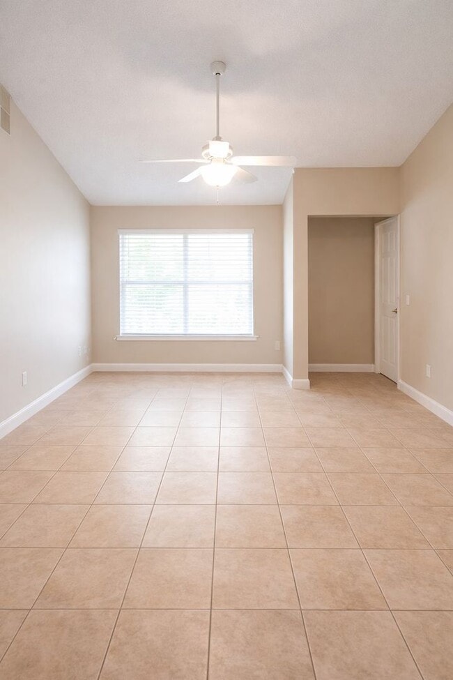 Photo - 2/2 In Hunter's Reserve (Oviedo)  / Water Included Unit 201