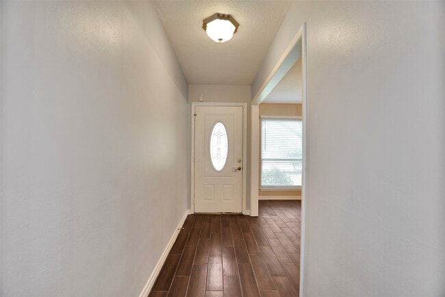 Photo - 15326 Glamorgan Dr