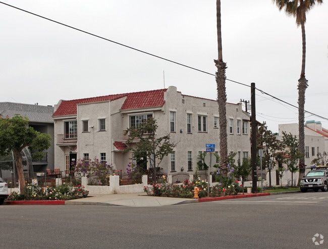 Primary Photo - 902 16th St