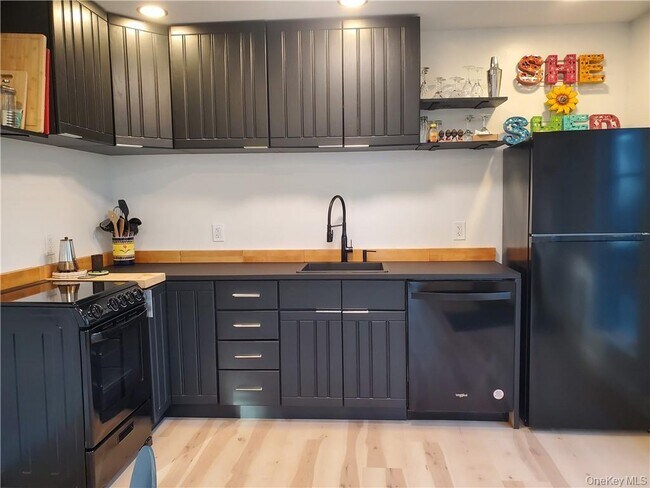 Photo - 44 Dellenbaugh Rd