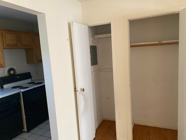 Photo - 136 S Chestnut St Unit 1A