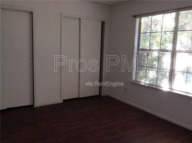 Photo - 852 W Collins St