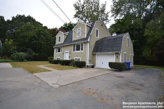 Building Photo - 100 Allandale St Unit 1 Rental