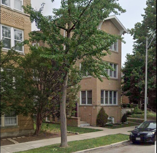 Front of Building - 258 Washington Blvd Unit 2