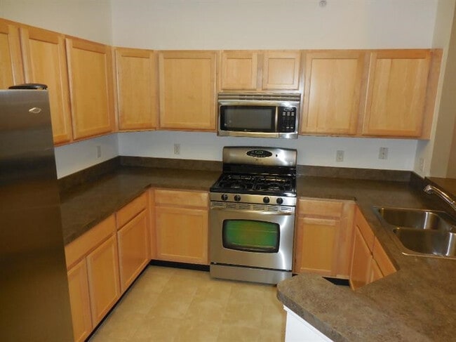 Photo - 824 W Summerfield Gln Cir